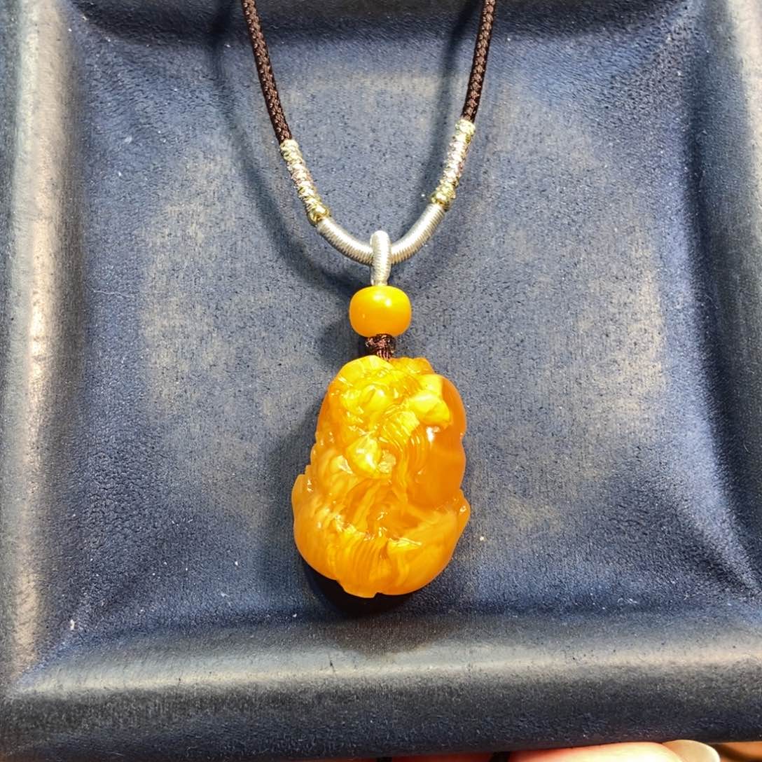 未镶嵌颈饰琥珀蜜蜡