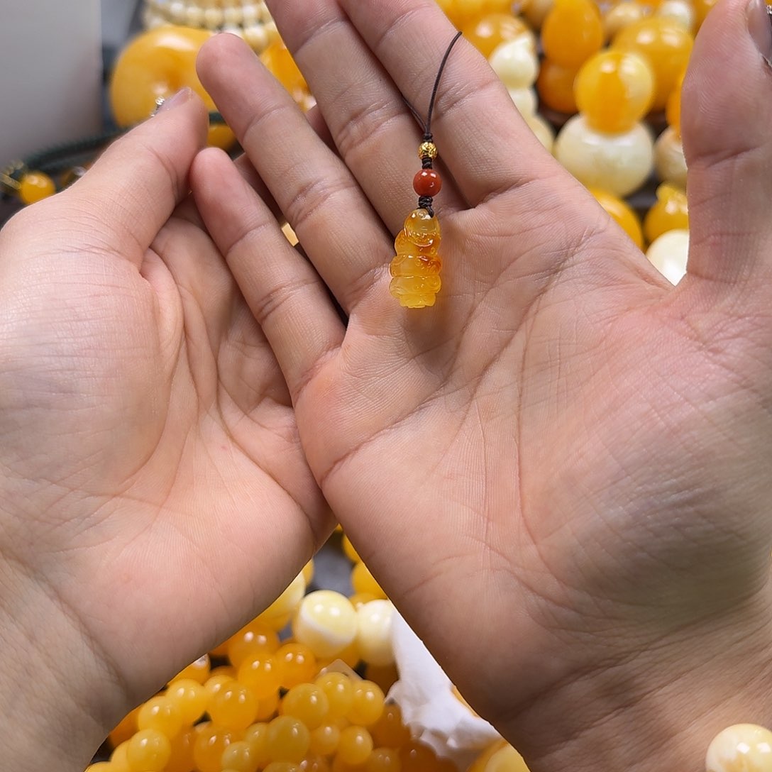 蜜蜡珠宝奇石未镶嵌