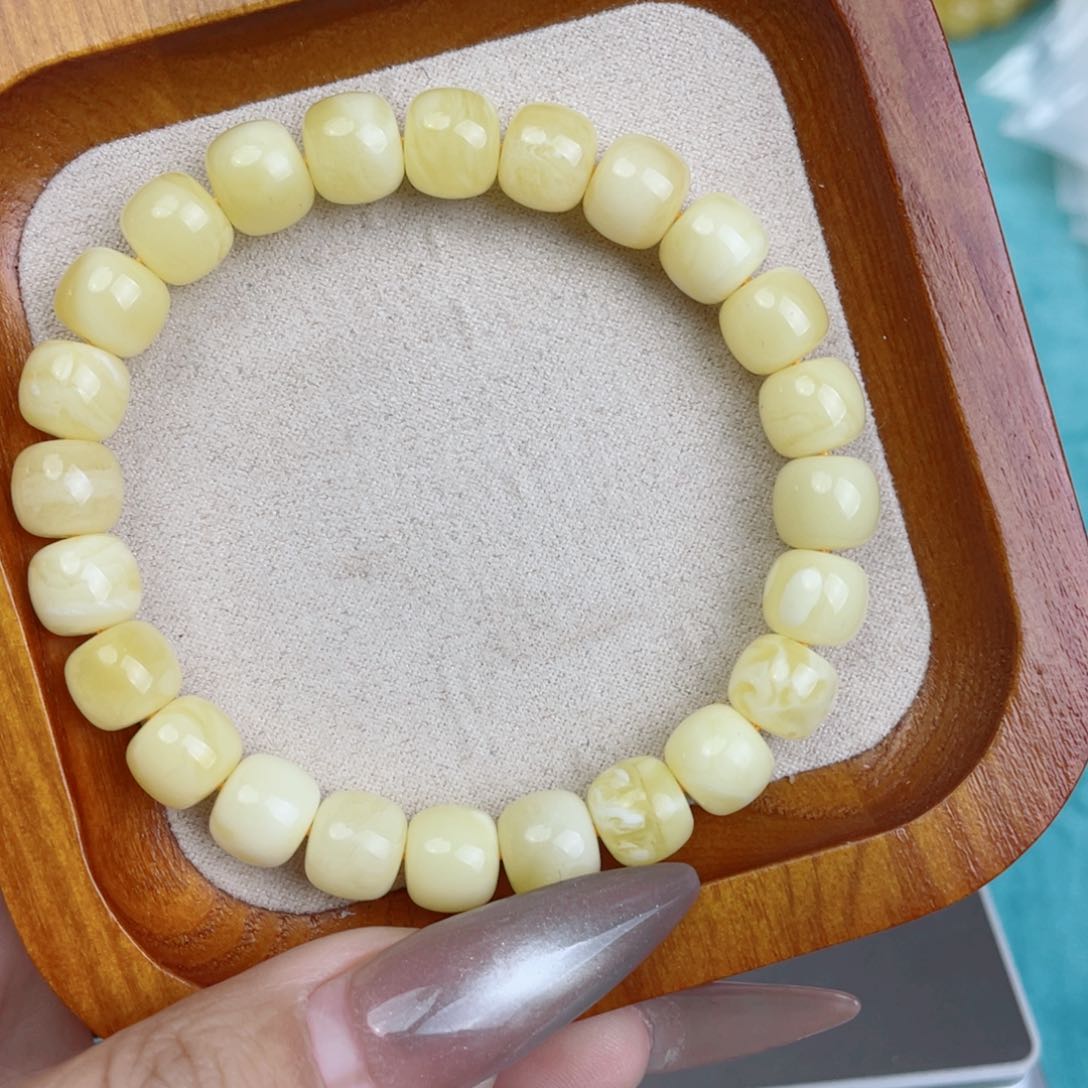 蜜蜡裸石未镶嵌蜜蜡85