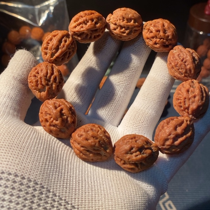 文玩核桃手串……83