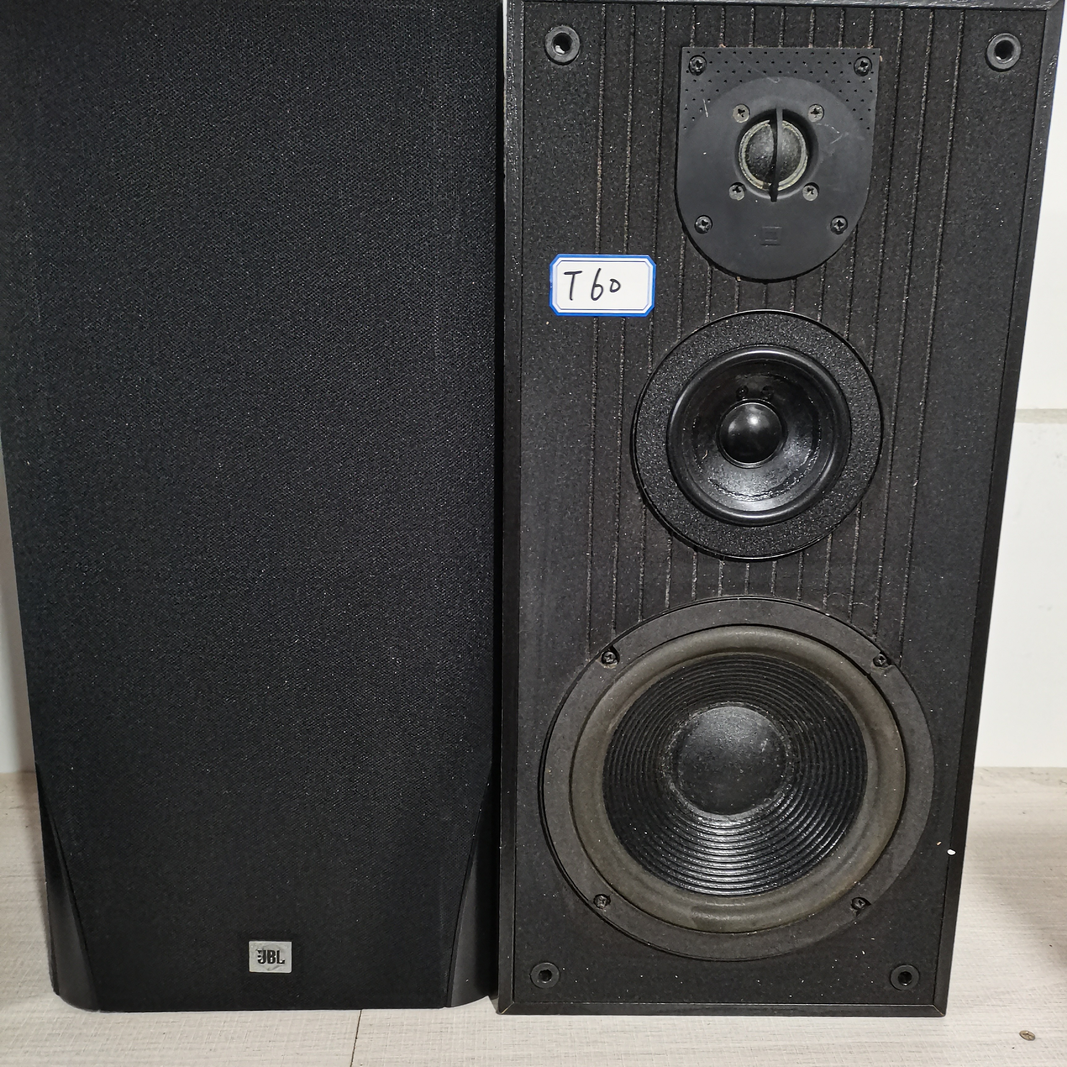 8新  T60号书架音响一对 八寸三分频 运费自理