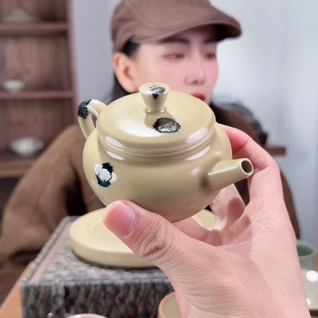 瓷摆件手工壶点彩