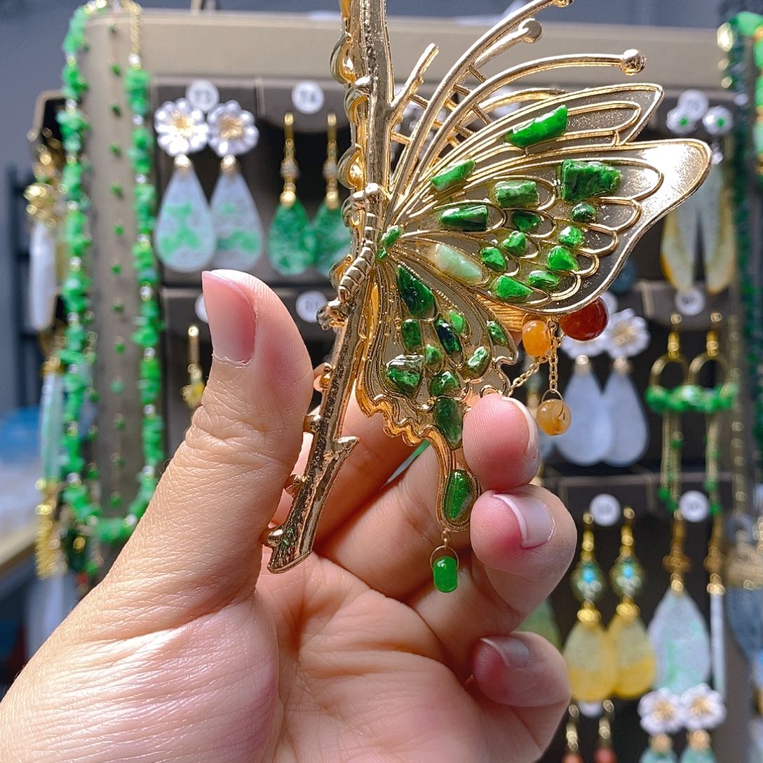 未镶嵌翡翠耳饰翡翠