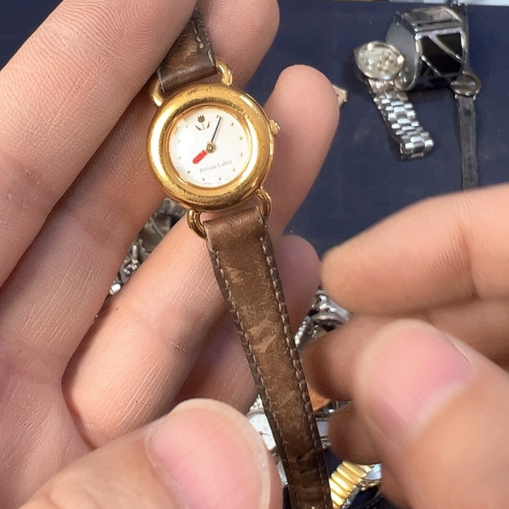 名仁中古欢迎各位柠***?