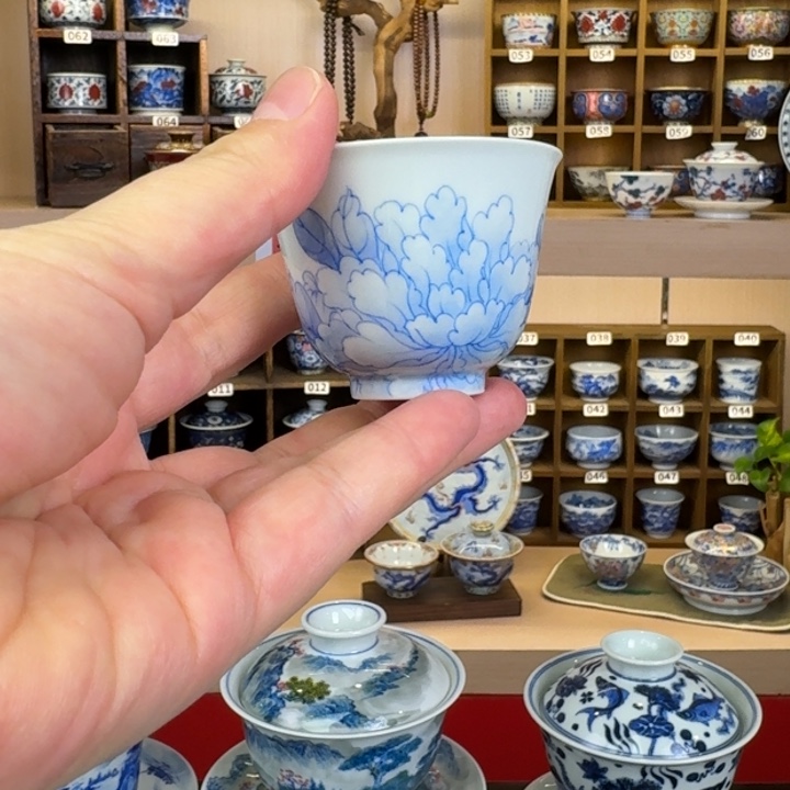 素锦山房手绘青花牡丹茶杯