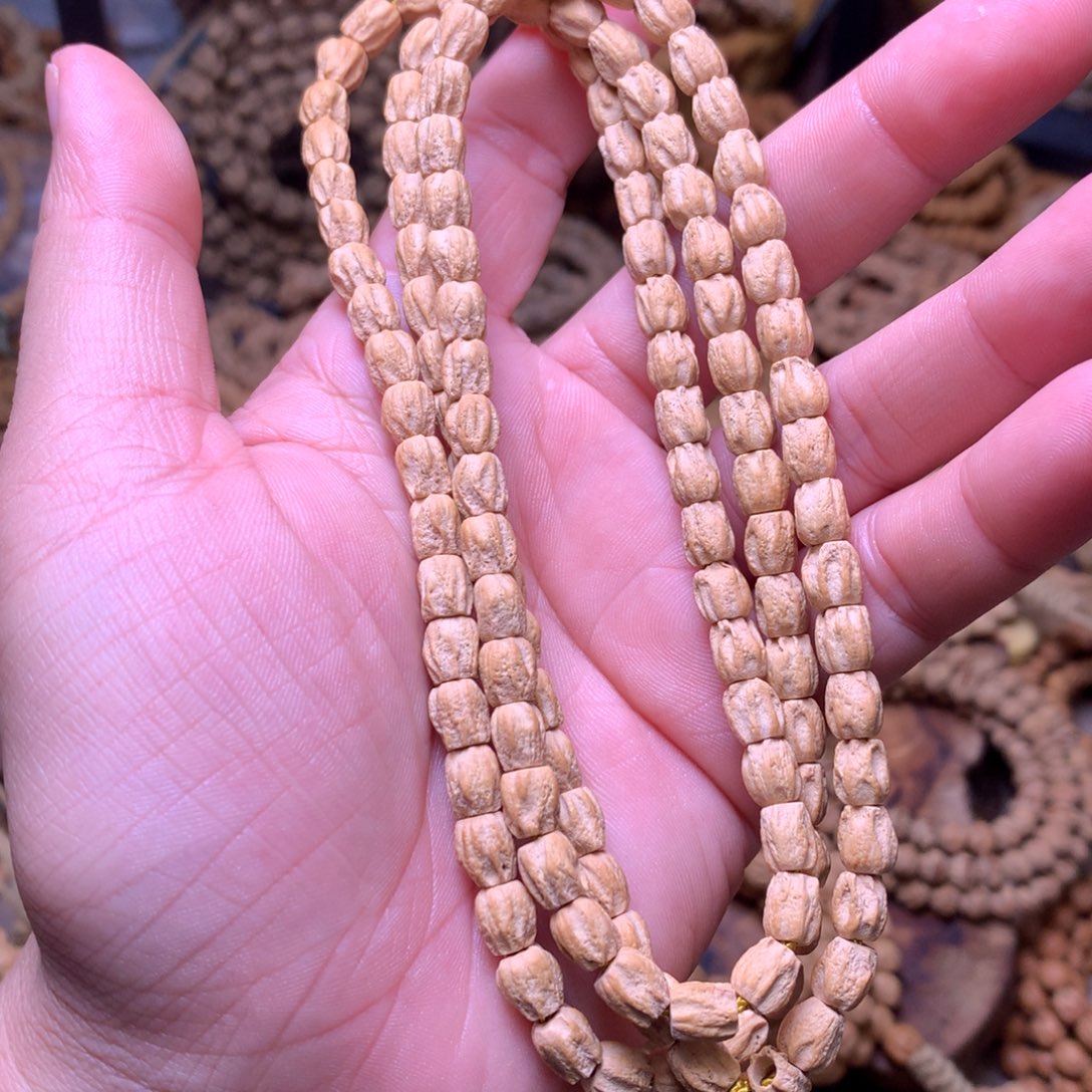 布***狸柏香籽/百香籽吊坠