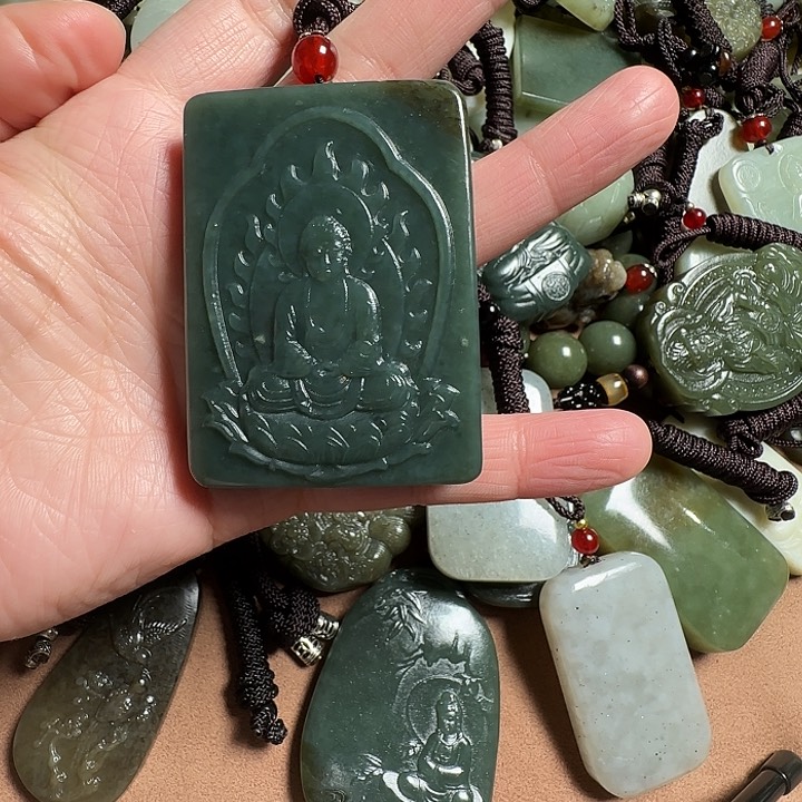 和田玉颈饰未镶嵌