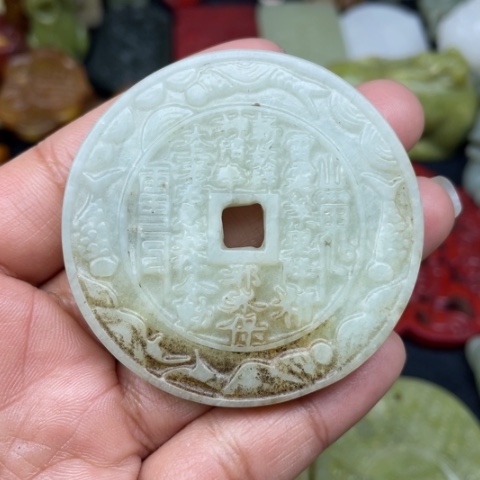 蛇纹石玉颈饰未镶嵌3