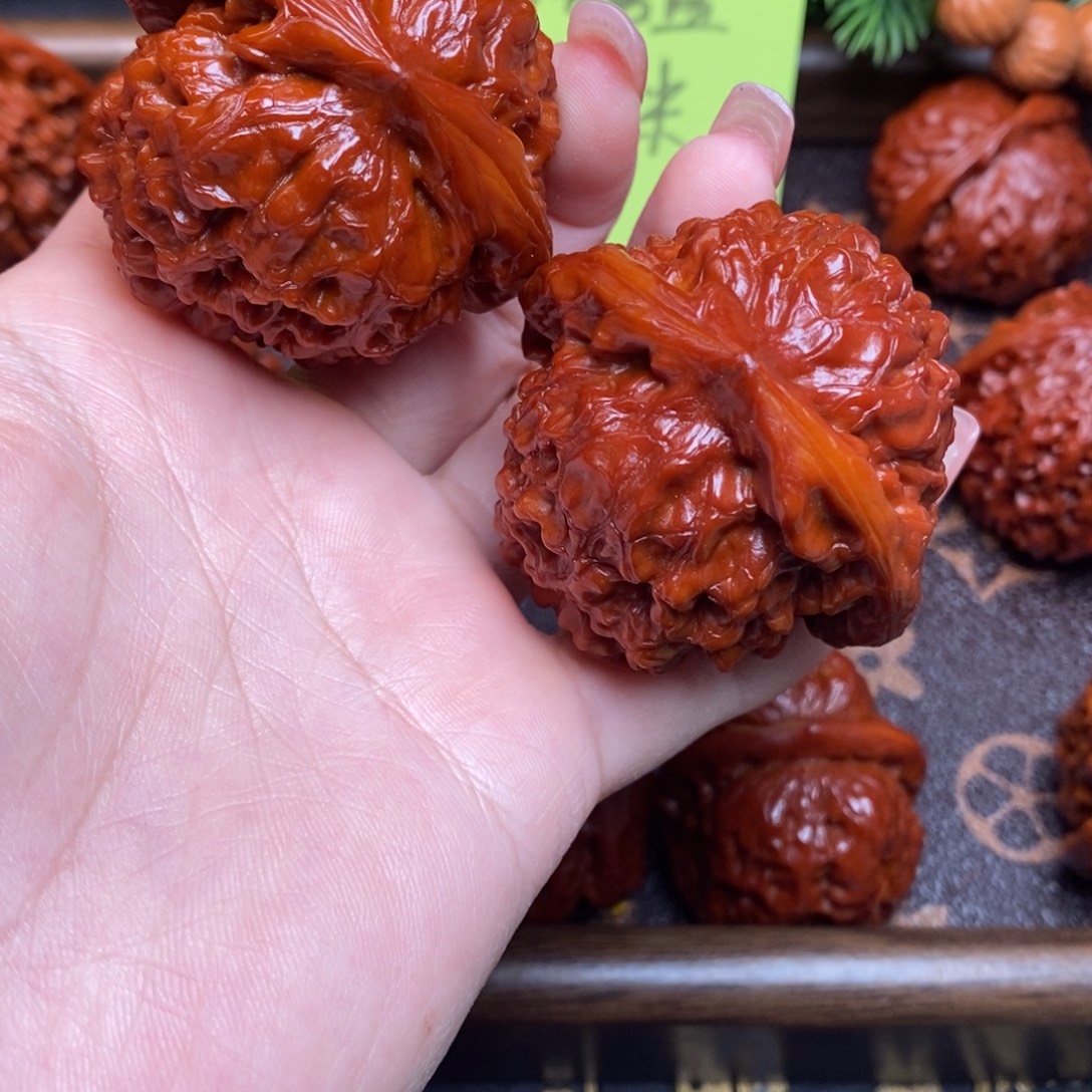 文玩核桃吊坠龙鼎