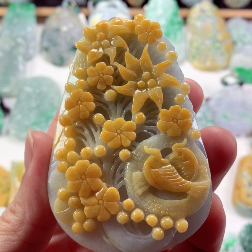 【闪购商品】翡翠吊坠(不含链)未镶嵌芊*