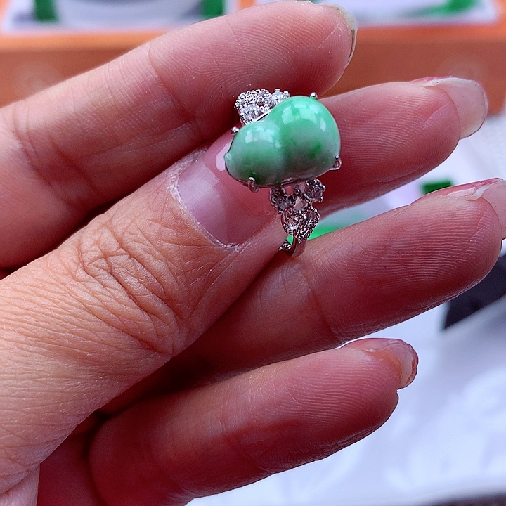 翡翠颈饰银S925镶嵌翡翠