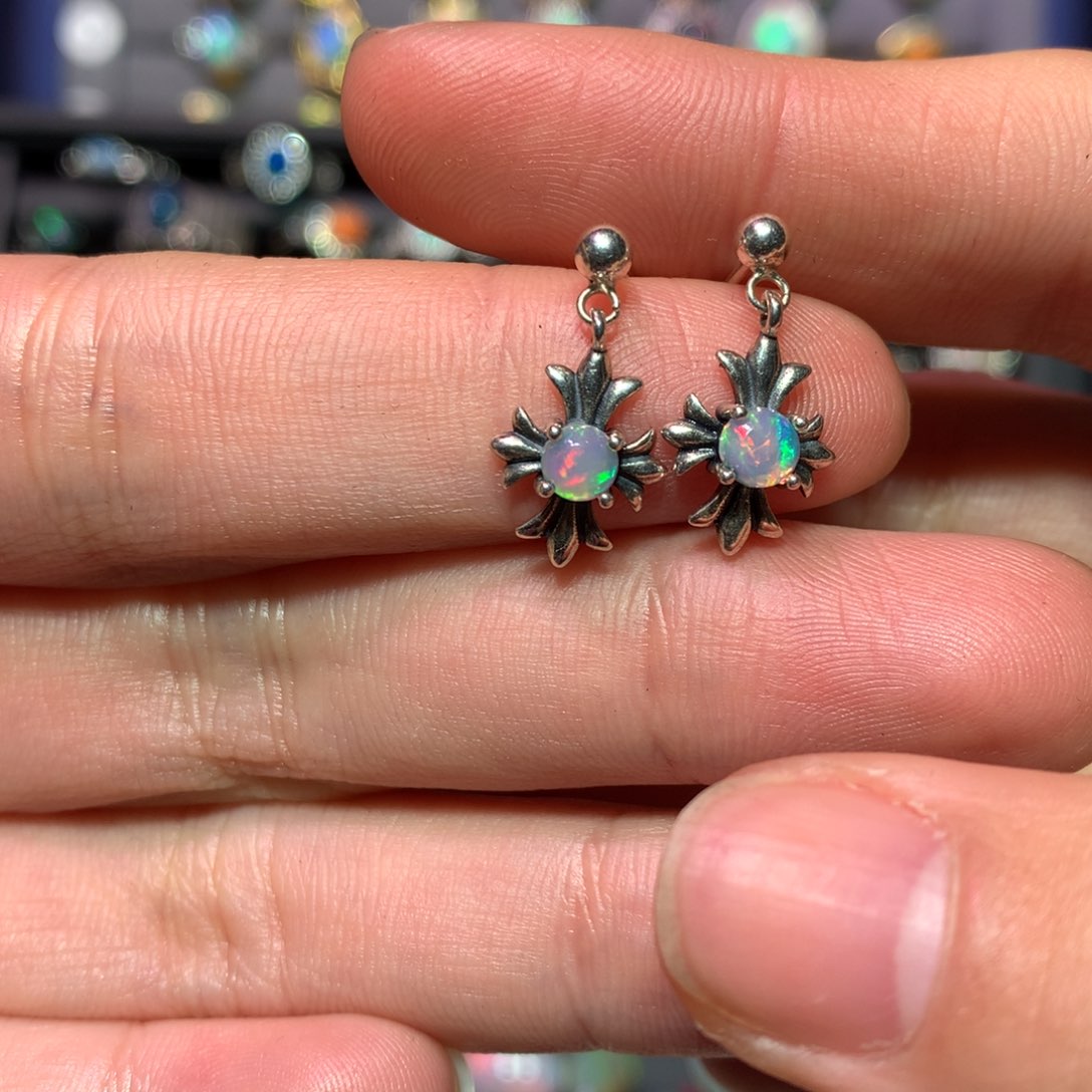 欧泊耳钉款式银S925镶嵌?****虹