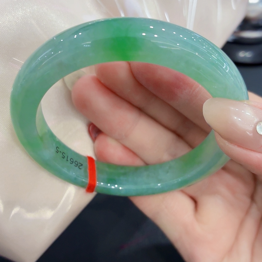 翡翠未镶嵌手镯翡翠56圈口（强推）