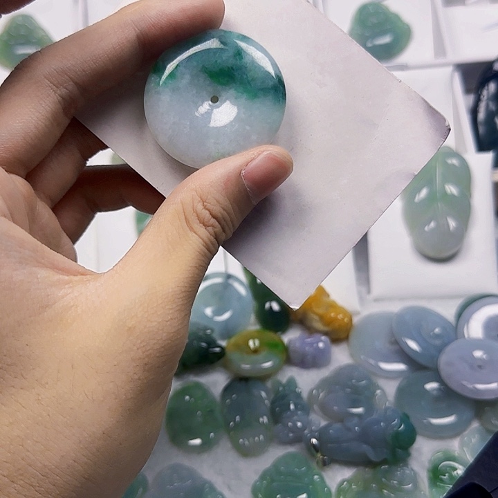 翡翠未镶嵌颈饰翡翠