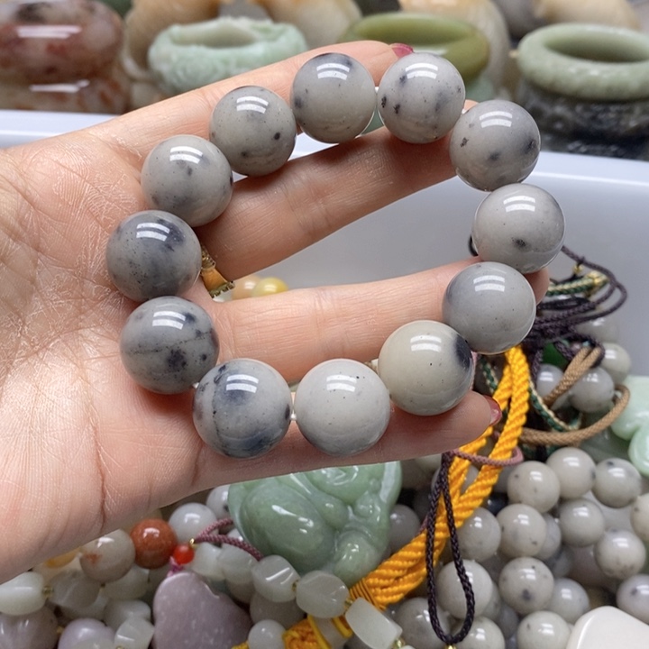 石英岩玉手镯未镶嵌