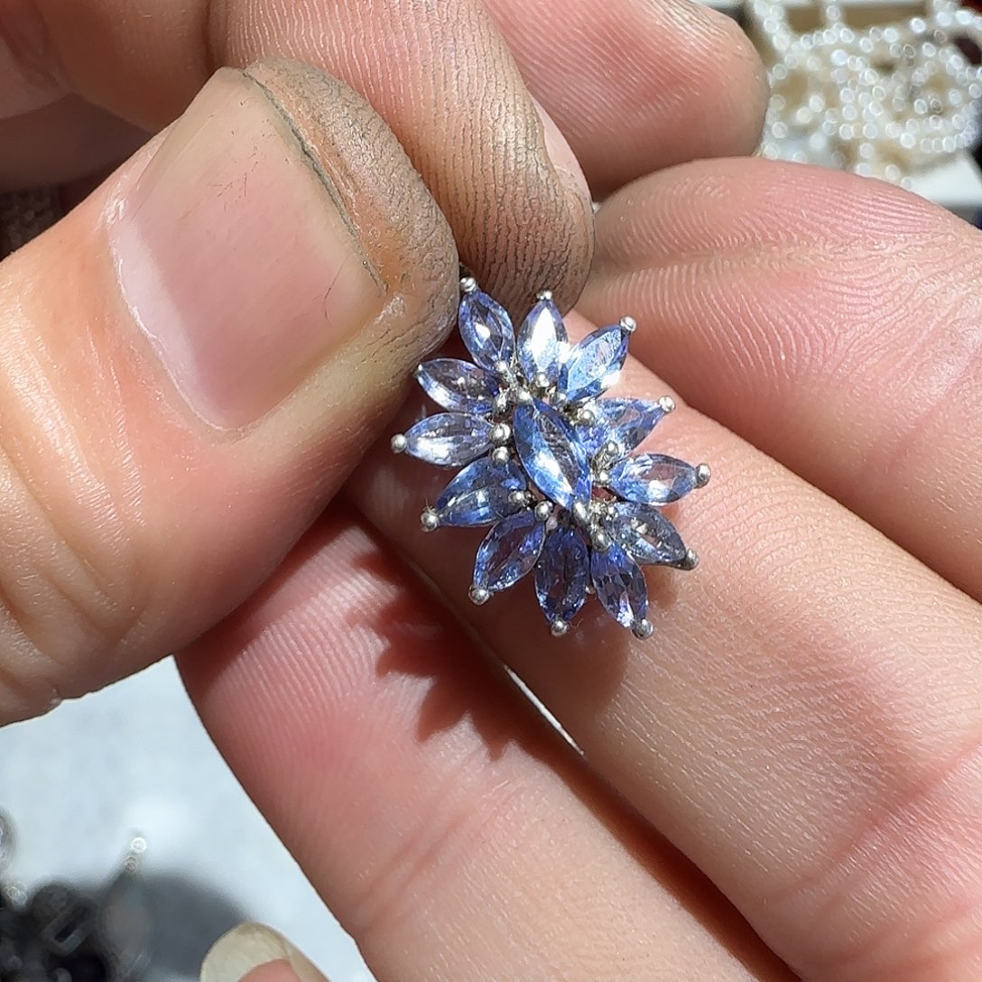 夏***天大理石纯铜吊坠的设计也是