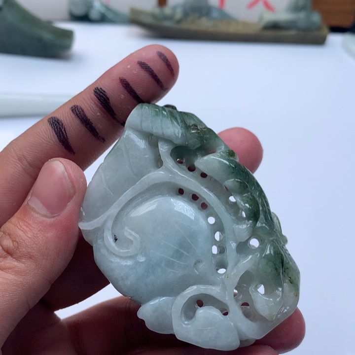 翡翠未镶嵌颈饰保真天然a货翡翠