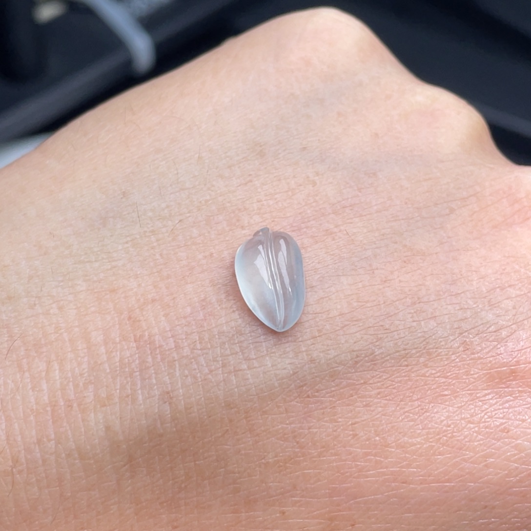 翡翠未镶嵌颈饰叶子