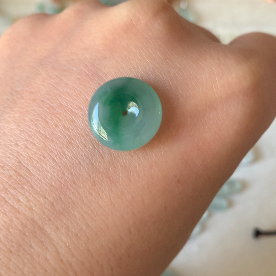 翡翠未镶嵌颈饰04