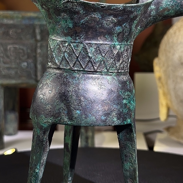 这古铜爵杯艺术品一件