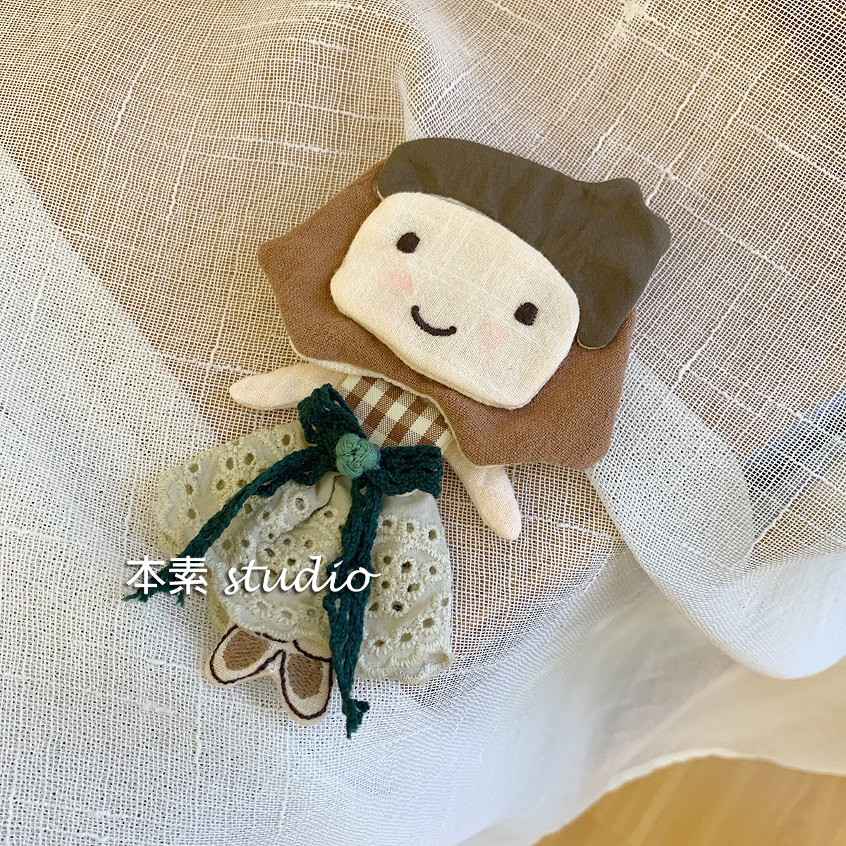 合金布艺胸针 M8570可爱立体小女孩胸针宝藏衣橱