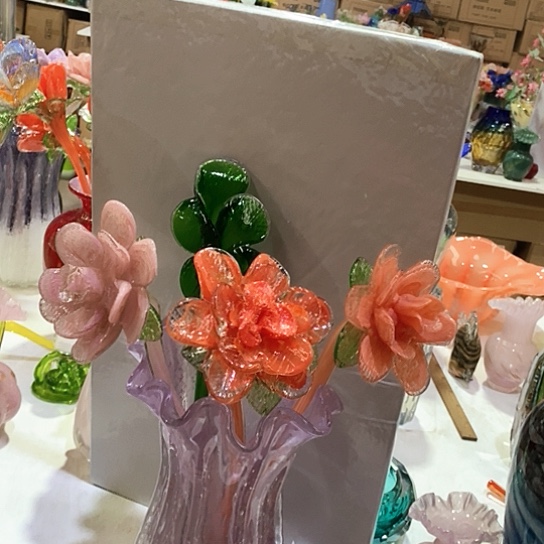 琉璃花瓶高45厘米宽9厘米