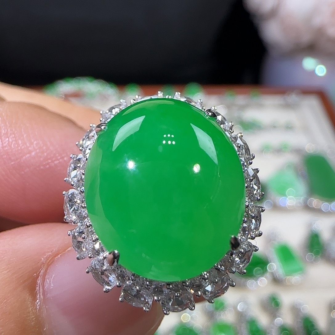 翡翠吊坠(不含链)18K金镶嵌