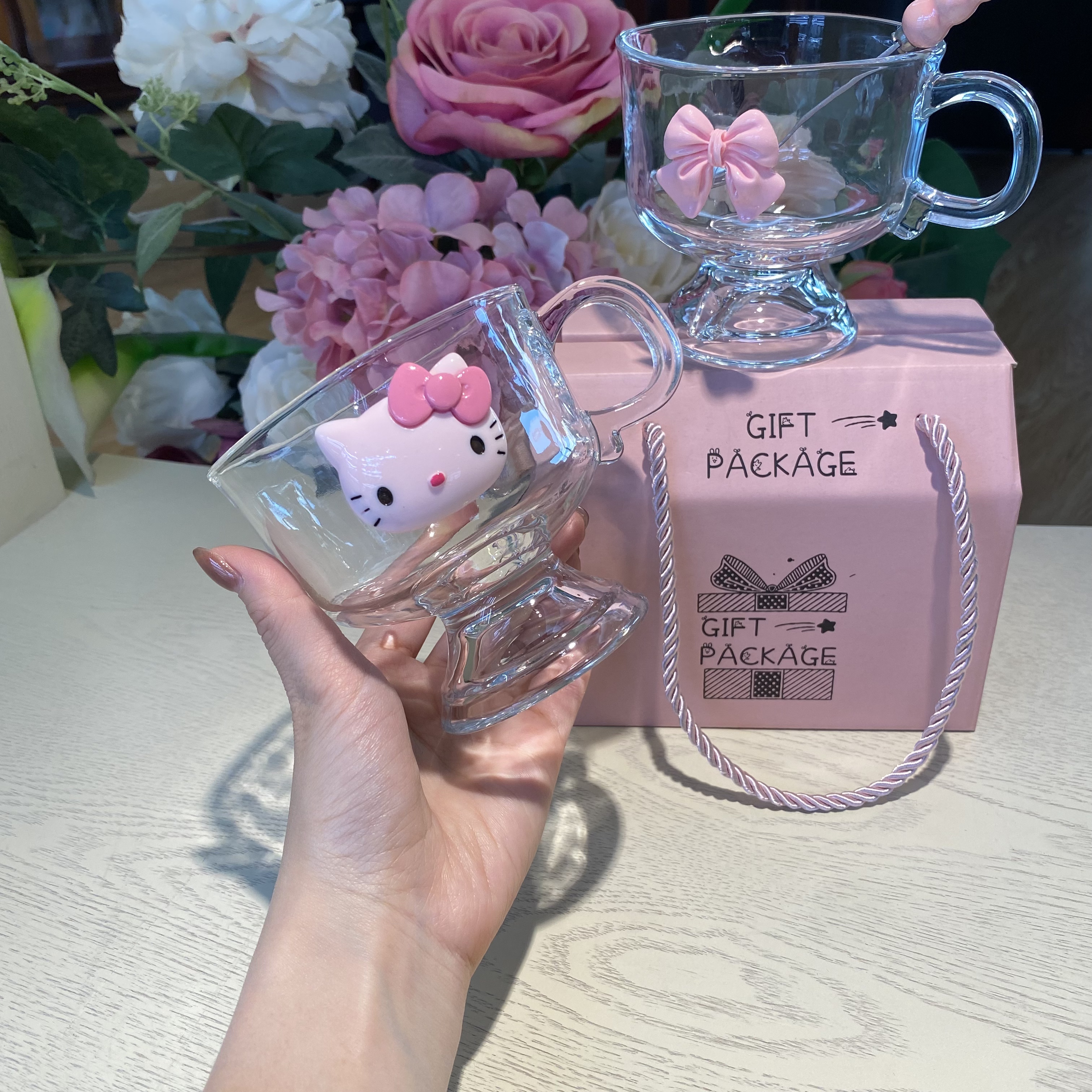 高颜值玻璃果汁杯可爱高脚带把手甜品奶昔杯软萌早餐酸奶燕麦杯