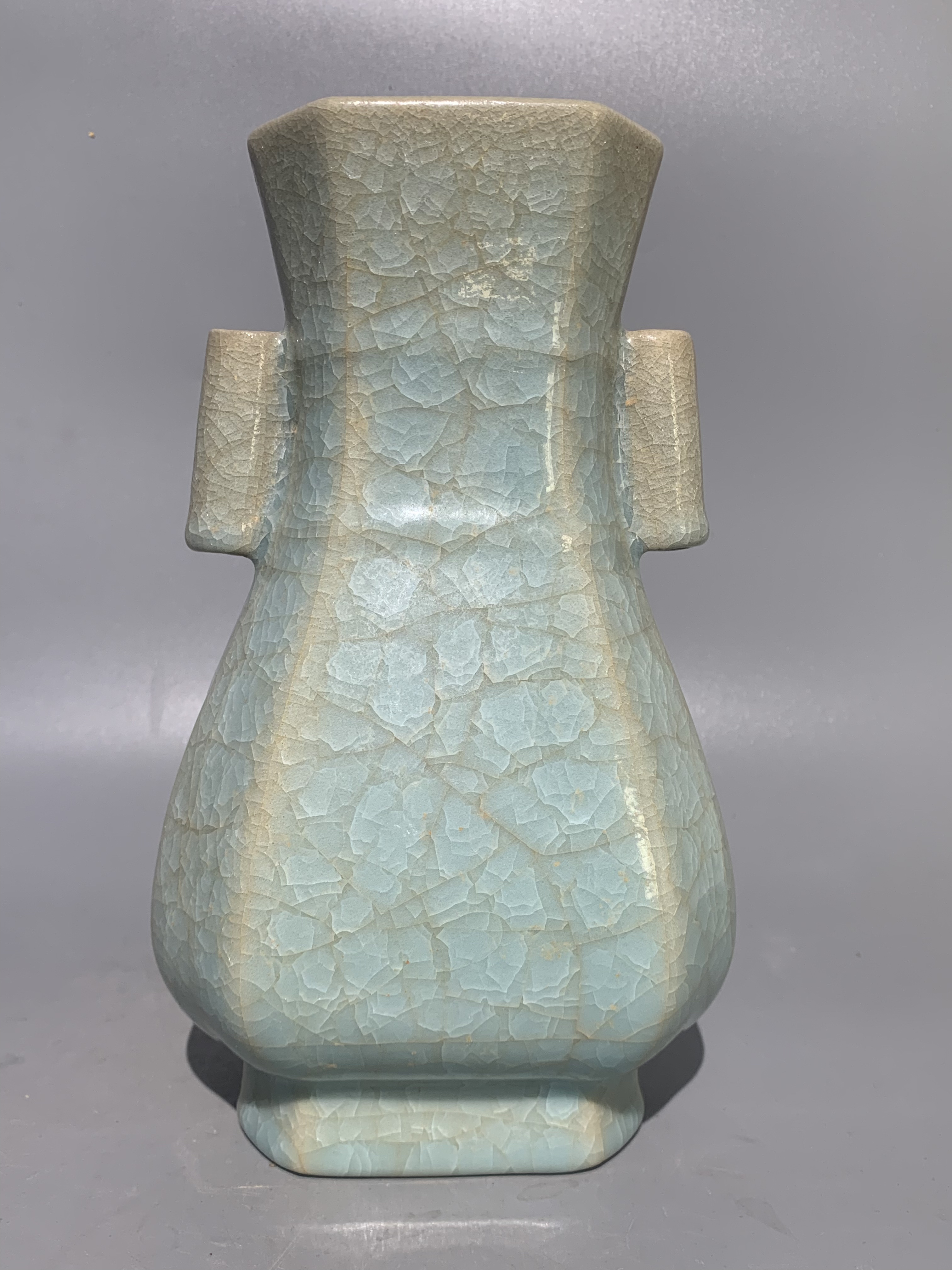 汝窑患耳瓶瓷摆件