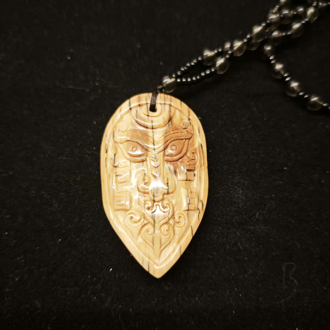 A00414饕餮牌猛犸牙工艺品