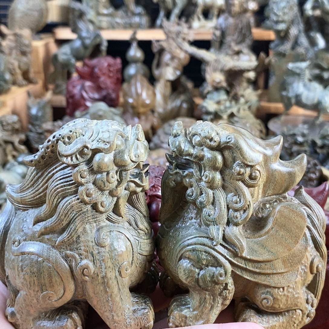 维腊木（绿檀）把件
