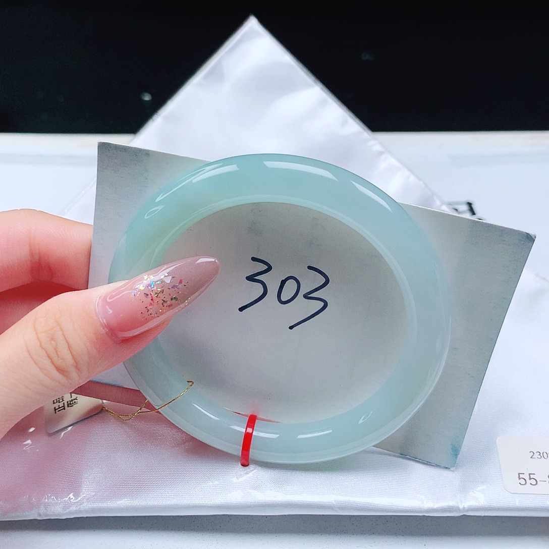 翡翠手镯（圆镯）未镶嵌55