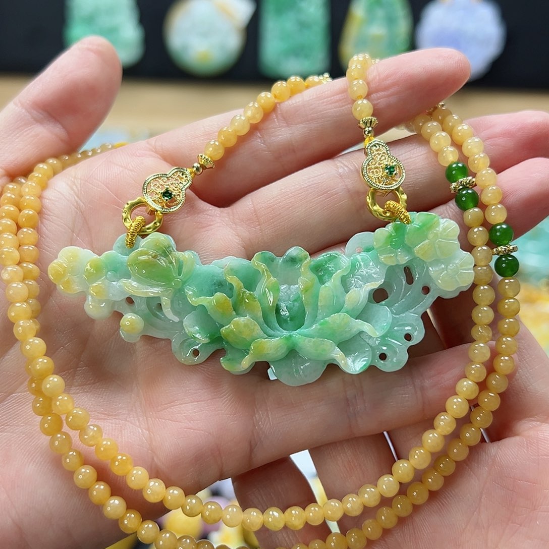 颈饰未镶嵌翡翠吊坠