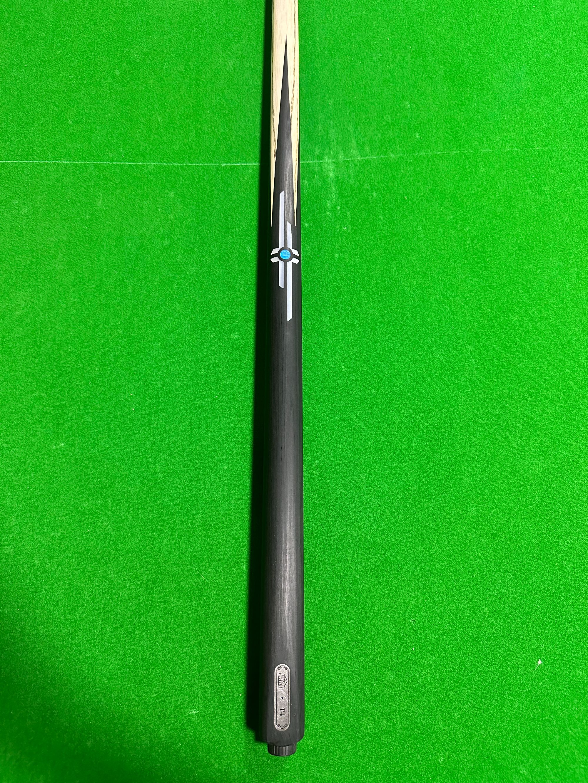 免漆一体通杆白蜡木前支小头台球杆用于中式黑八和斯诺克