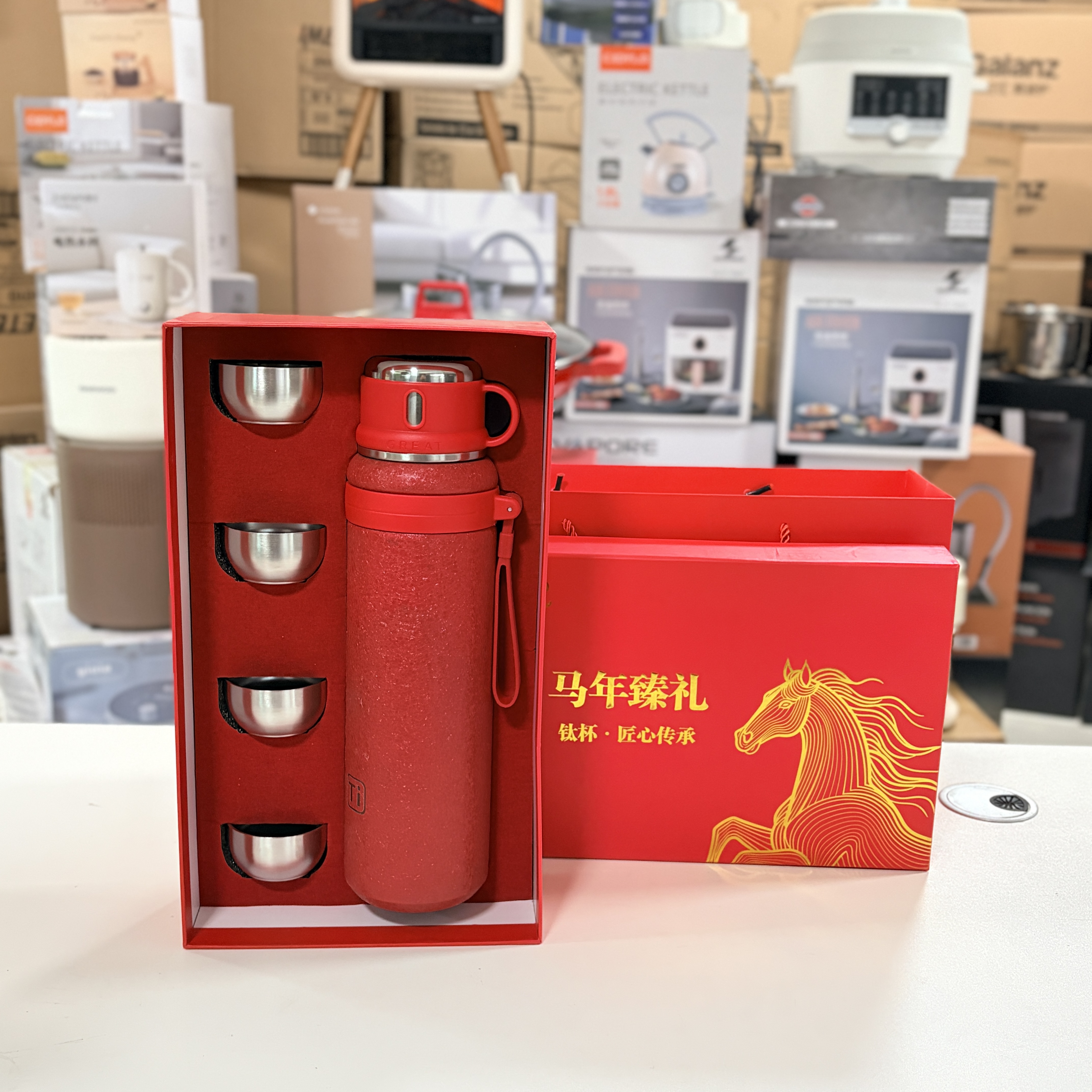 UPUTR马年礼盒1000ml大容量钛杯