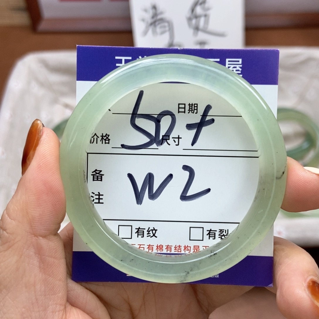 岫玉手镯手镯未镶嵌