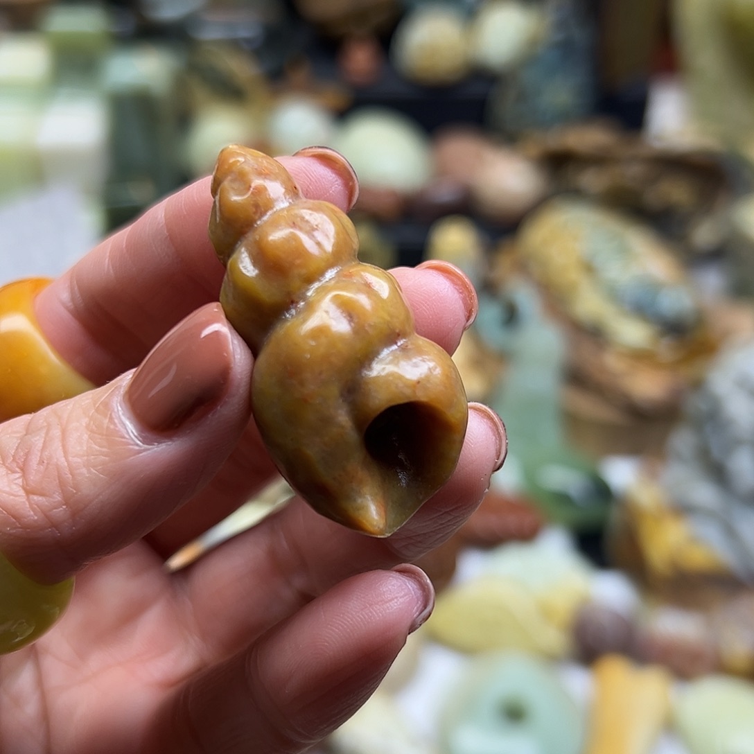 岫玉未镶嵌颈饰辽阳料海螺