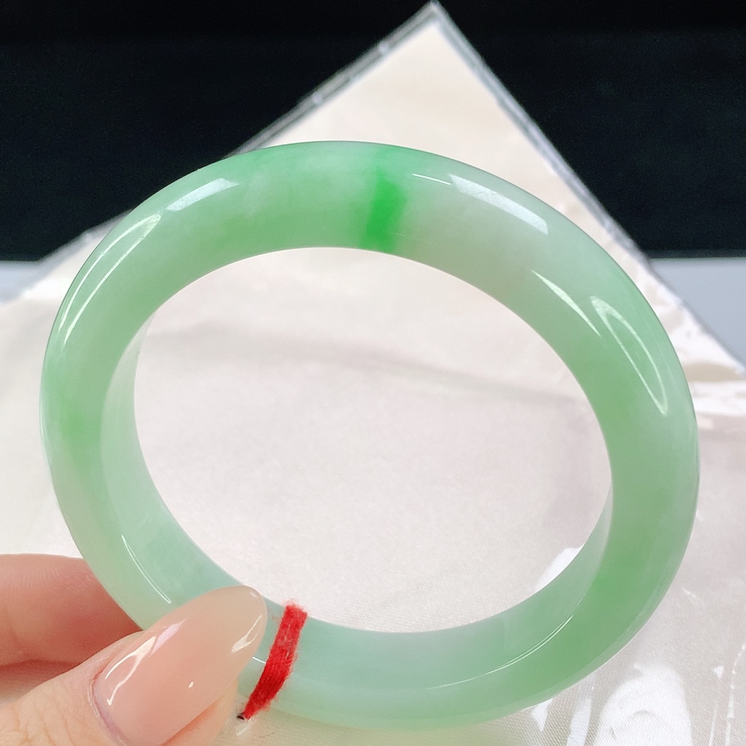 未镶嵌手镯翡翠684