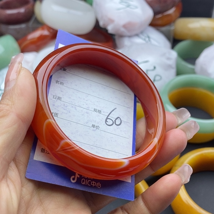 石英质玉手镯未镶嵌