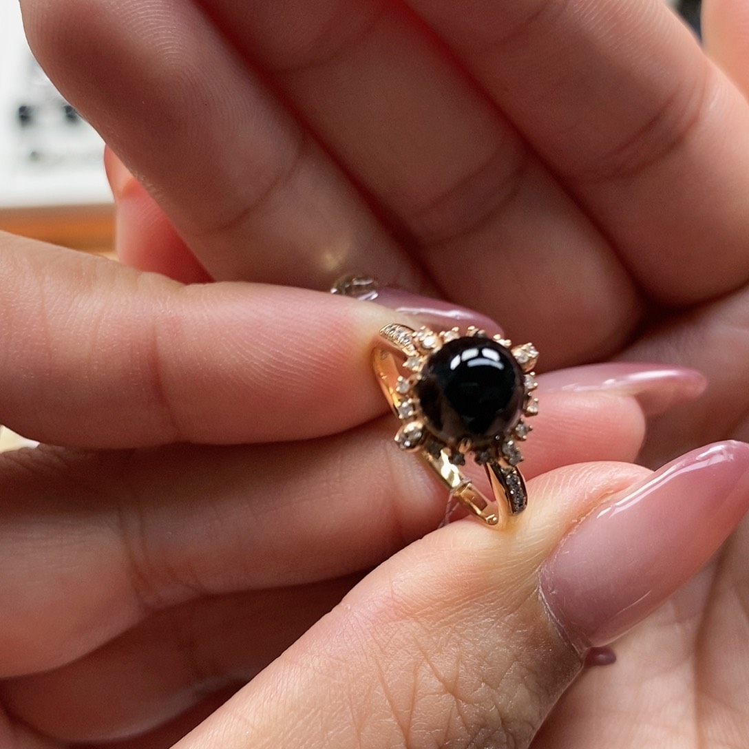 翡翠戒指18K金镶嵌墨翠