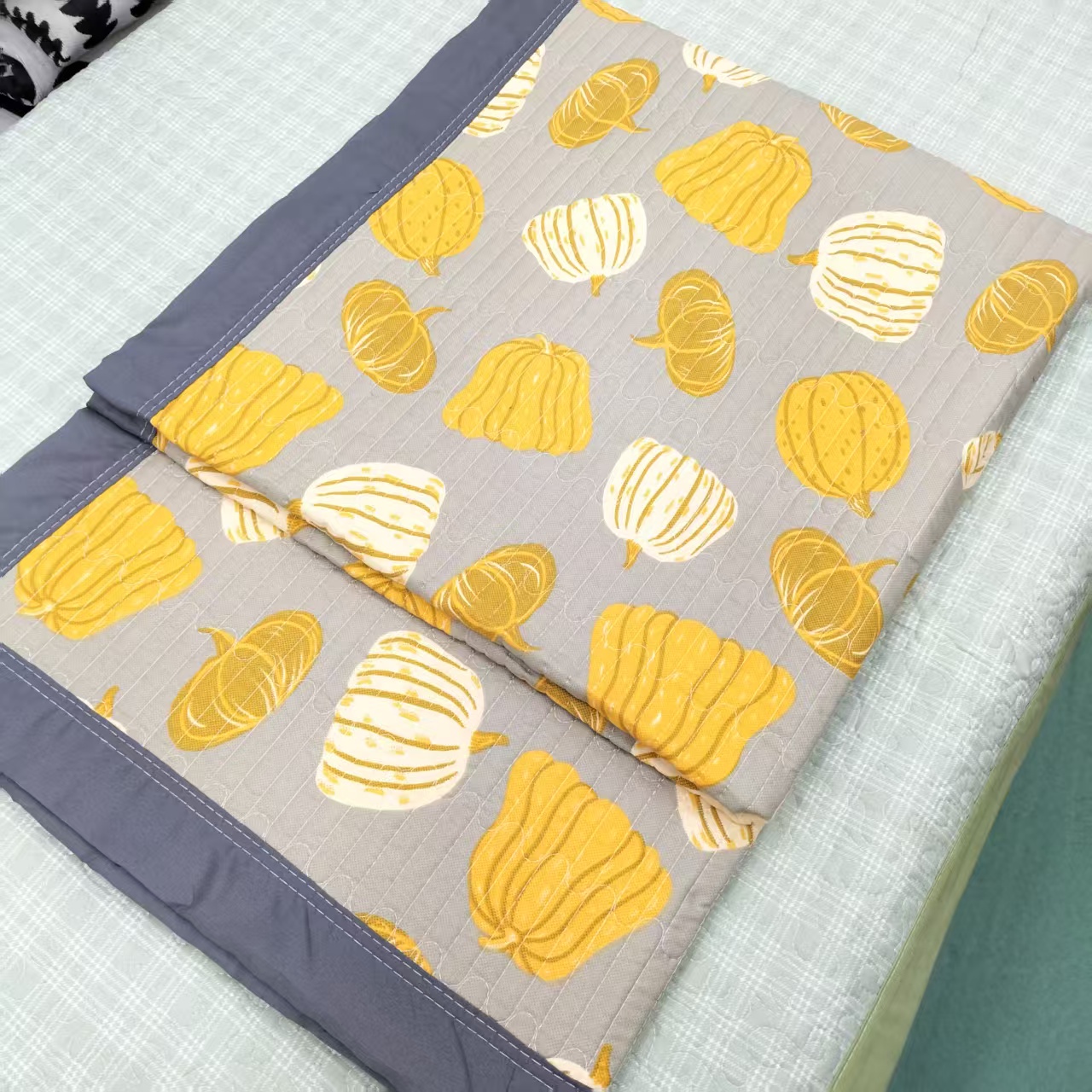 【包边床盖】<富贵南瓜-灰>120X220cm<±5cm>绗缝多功能水洗透气柔软