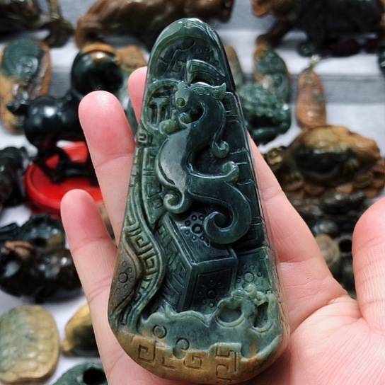 岫岩河磨玉（透闪石质玉）把件未镶嵌