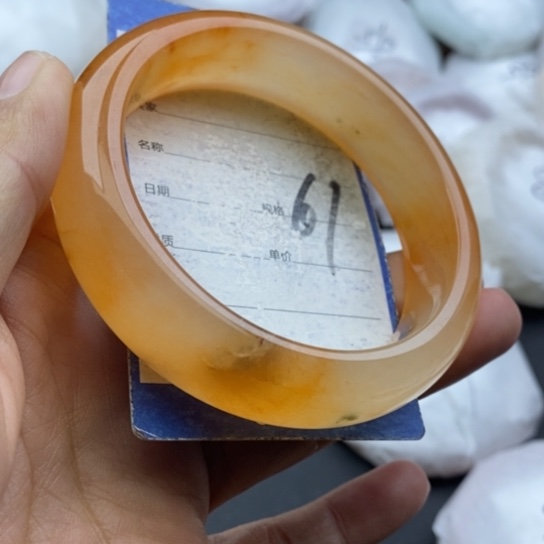 石英质玉未镶嵌手镯