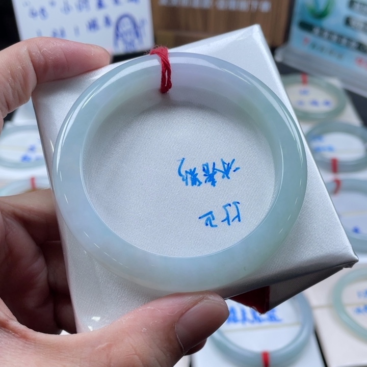 翡翠手镯未镶嵌冰春彩55正