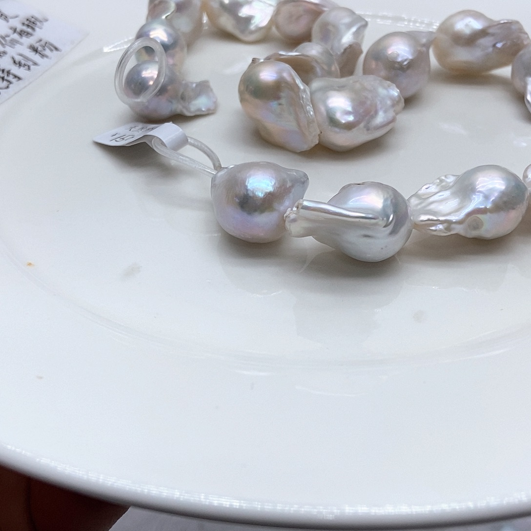 淡水珍珠颈饰合金