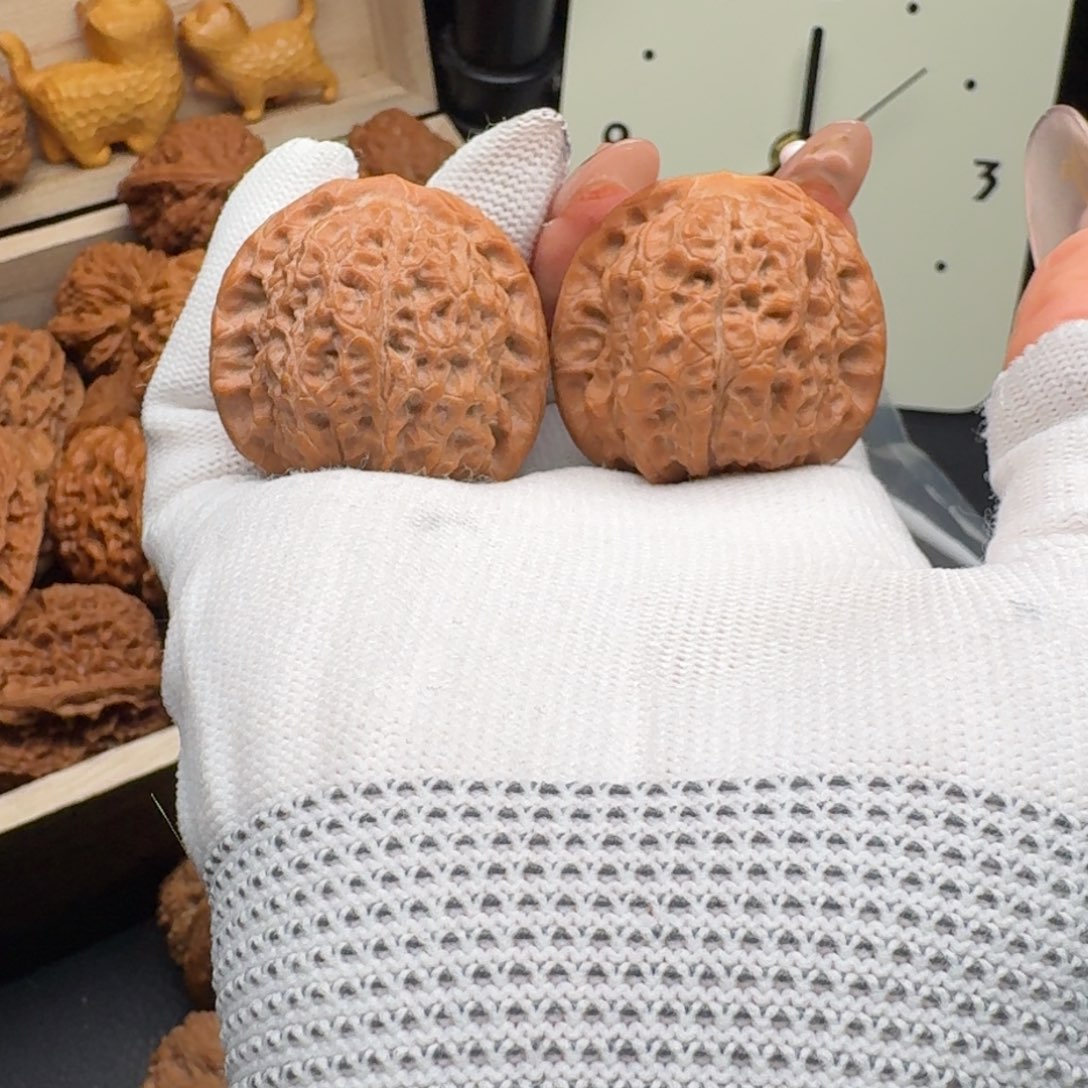 文玩核桃吊坠37血麒麟19