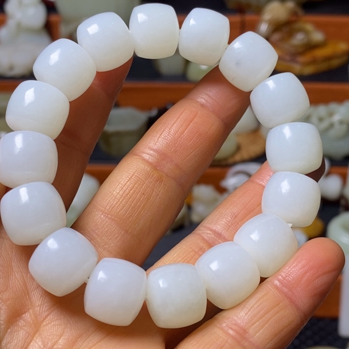 狼***了和田玉（青玉）未镶嵌颈饰