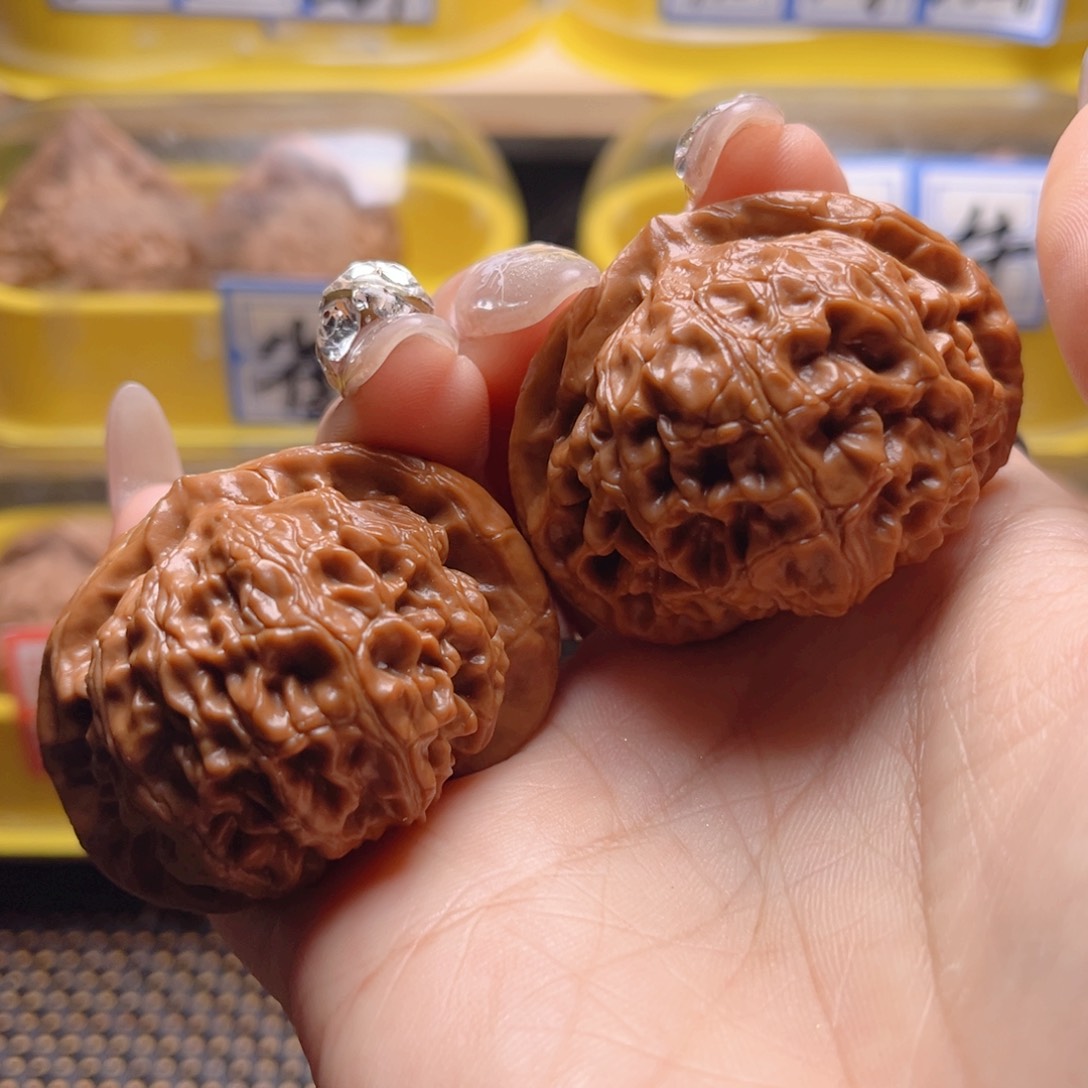 文玩核桃把件宫灯