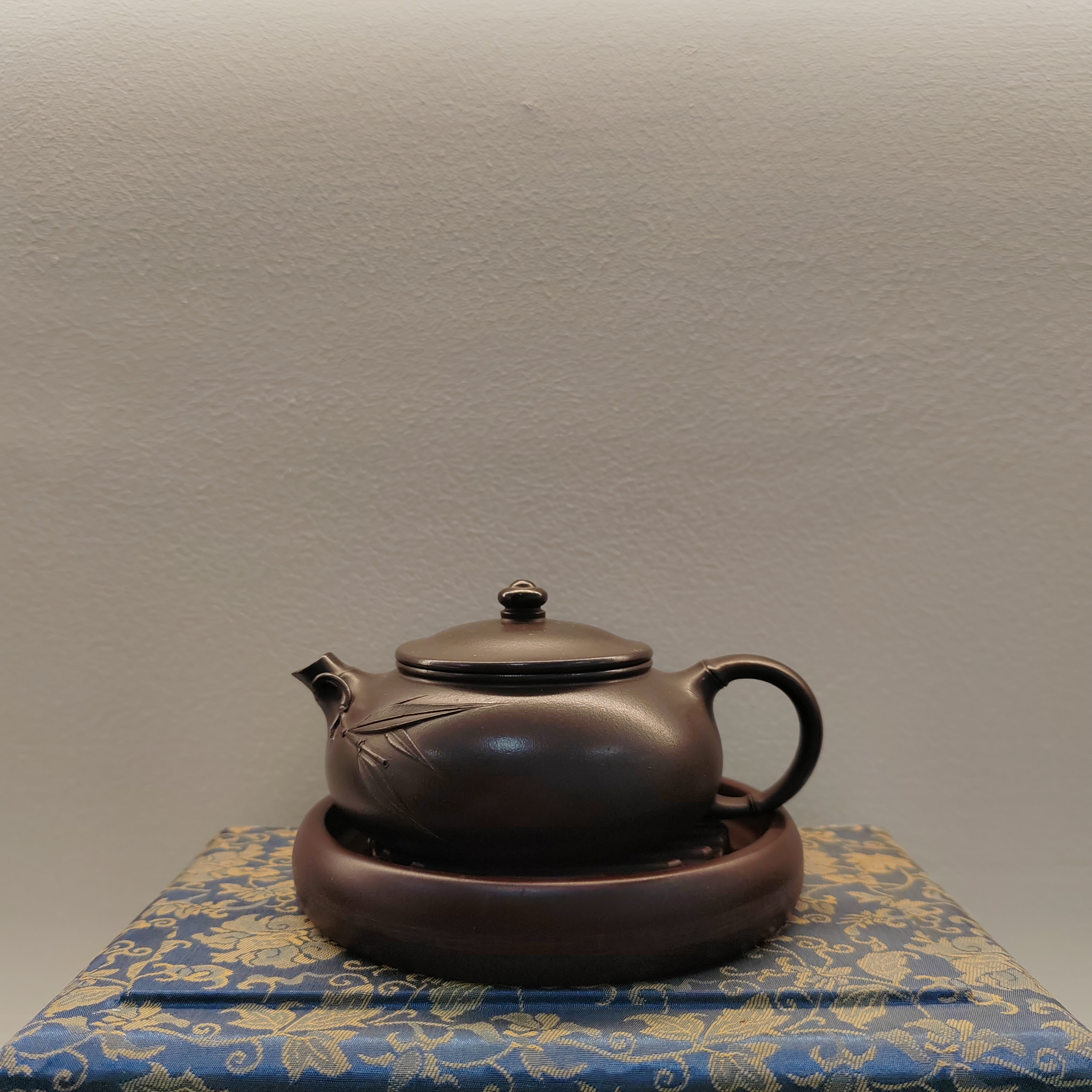 慕子-文化——石黄贴叶寒江 紫砂壶+宫廷普洱礼盒