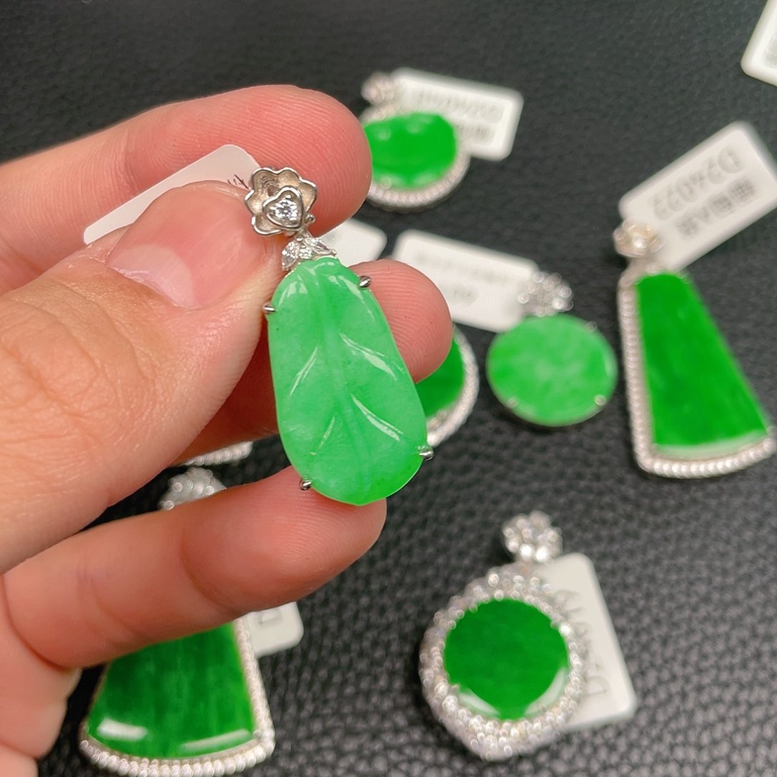 【闪购商品】翡翠吊坠(不含链)银S925镶嵌
